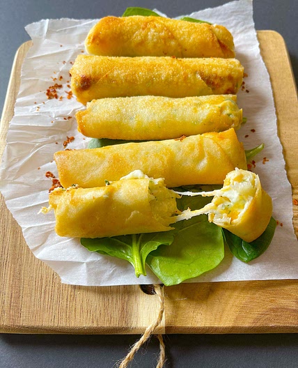 Cheesy Sambusa (Crispy Fried Cheese Rolls)