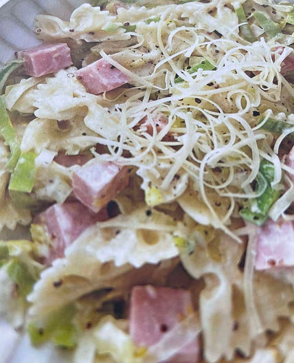 Pâtes crémeuses au poireau et au jambon