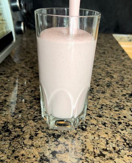 High Calorie Bulking Smoothie (Straw-Nana)