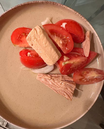 ENSALADA DE BONITO Y TOMATE