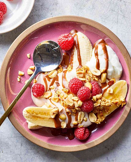 Chocolate-Raspberry Breakfast Banana Split