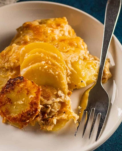 Cheesy Au Gratin Potatoes Recipe