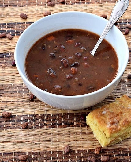 Almuerzo: Caldo de frijol