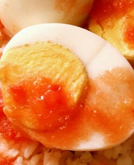 Cena: Huevo duro con Salsa de tomate 