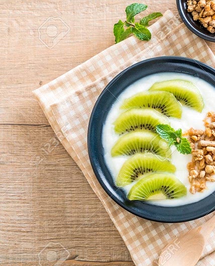 Desayuno: Yogurt con Kiwi 