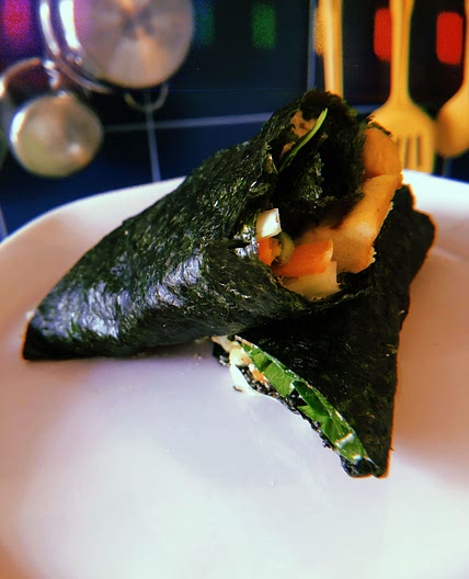 Nori burrito with avocado, tofu & cashew cheese
