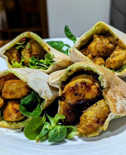 Chicken tikka pita pockets