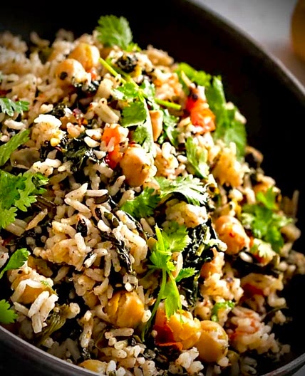 Riz W’ Hummus or “One-Pot Chickpeas & Rice