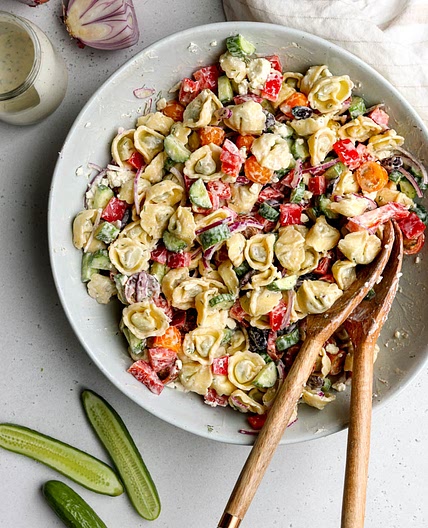 Easy 15-Minute Vegetarian Greek Tortellini Salad