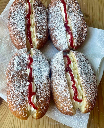 Long Cream Donuts 