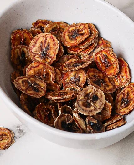 Two-ingredient Banana Chips 