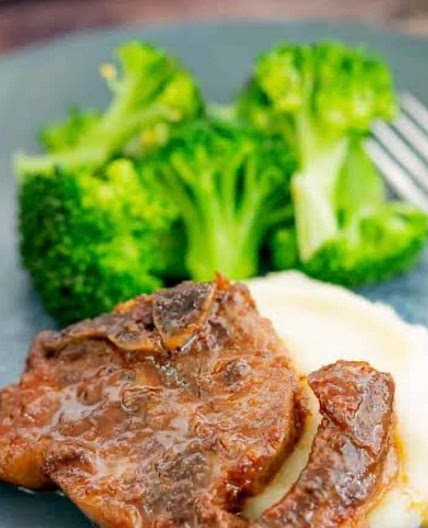 Lamb Chops with mash & vegetables