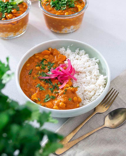 CREAMY COCONUT CHICKPEA CURRY (MEAL PREP SUNDAY EP 13)