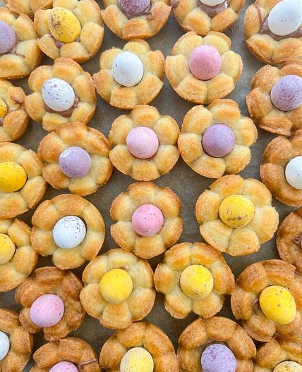 Mini Egg Flower Cups