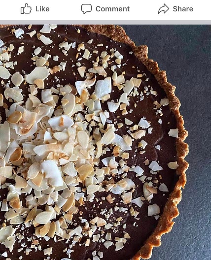 Ciasto Wielkanocne - tarta na spodzie migdałowo-kokosowym z kreo