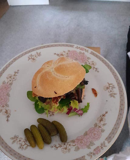halloumi mushroom burger 