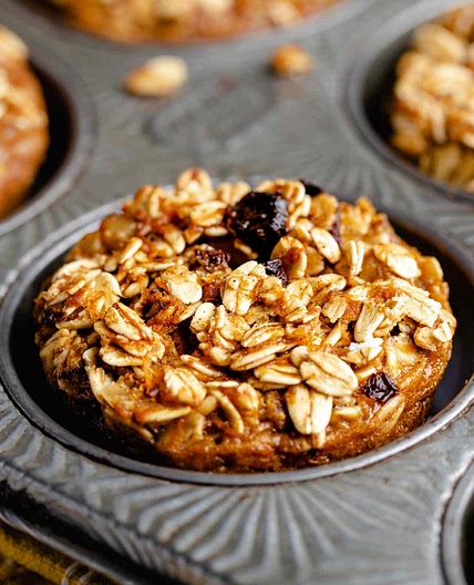 Breakfast Carrot-Cake Oatmeal Cakes