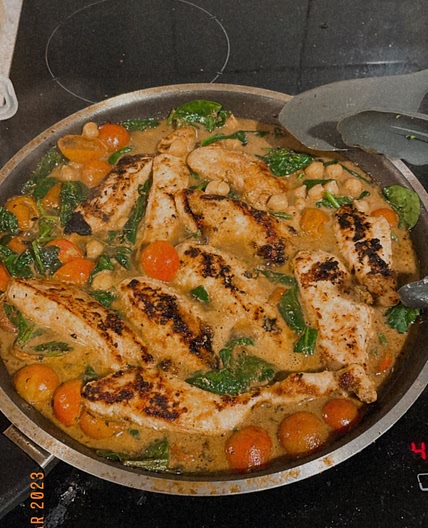 👩🏻‍🍳 Coconut Chickpea Chicken