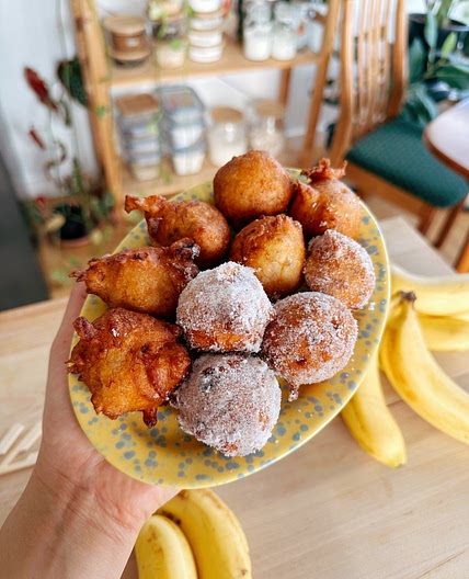 KUIH KODOK or CEKODOK PISANG (Malaysian Banana Donut Balls)