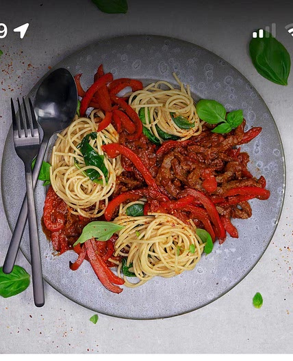 Beef and bell pepper pasta