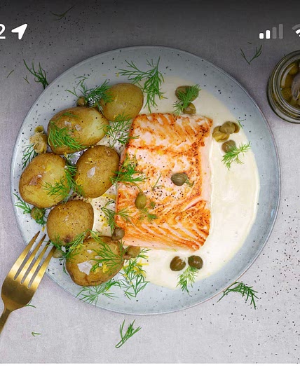 Salmon with lemon sauce