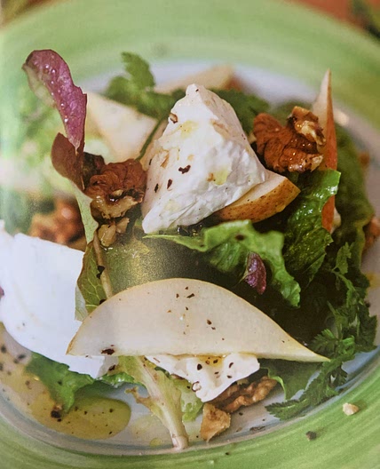 Goat’s cheese, pear and walnut salad