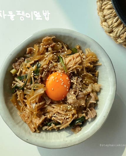 Enoki beef bowl