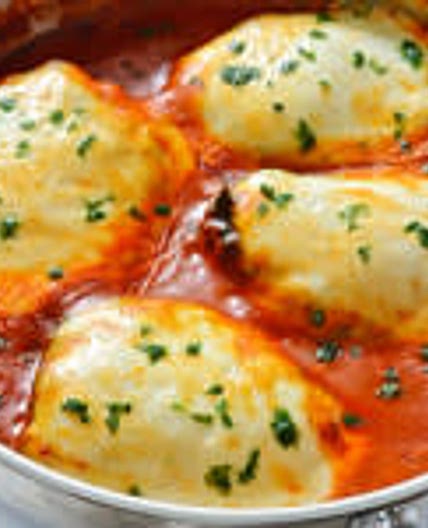 Chicken with Spinach and Mozzarella in Tomato Sauce 