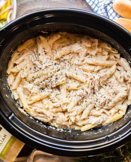 Slow Cooker Olive Garden Chicken Pasta 