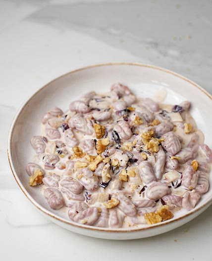 Beetroot cavatelli with radicchio and Provola cheese
