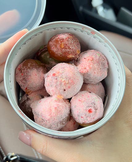 Viral candy grapes 🍇