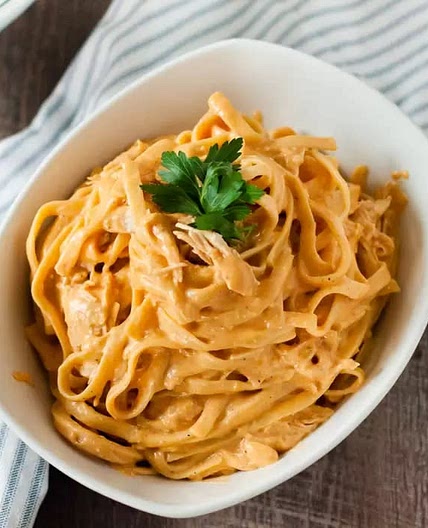 Crockpot Buffalo Chicken Pasta