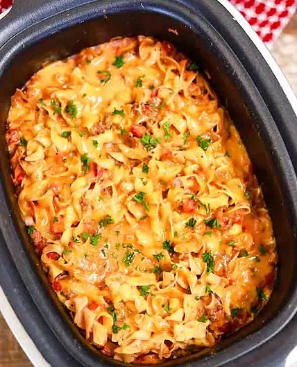 Crock Pot Beef and Noodles Casserole 