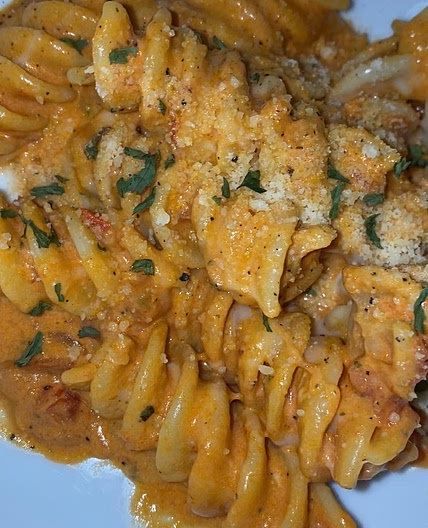 Cheesy One Pot Pasta!