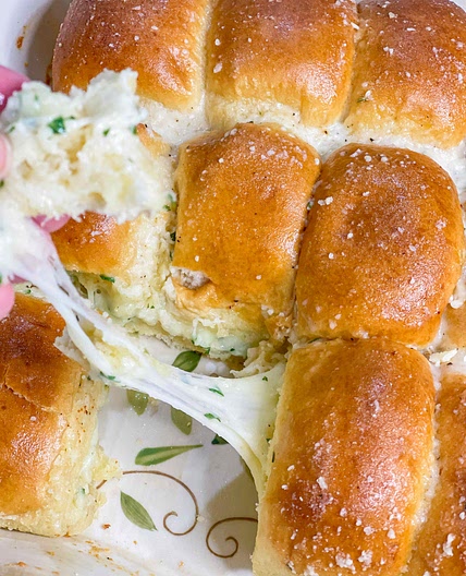 Cheesy garlic bread sliders 