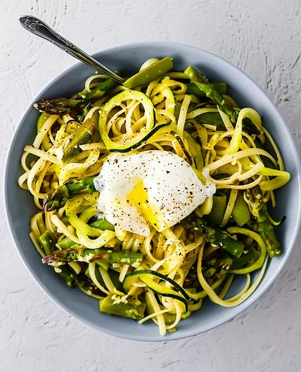 Spiralized Pasta with Egg and Asparagus