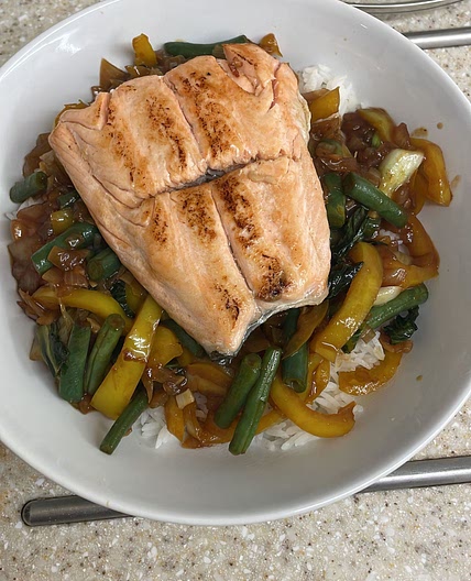 Salmon stir fry