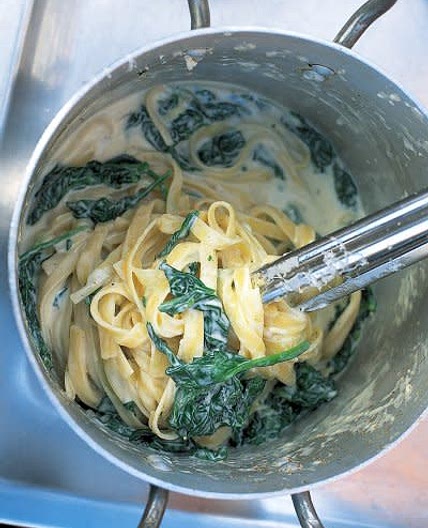 Tagliatelle with spinach, mascarpone and Parmesan