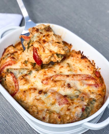CREAMY CHICKEN FAJITA CASSEROLE – LOW CARB, KETO FRIENDLY
