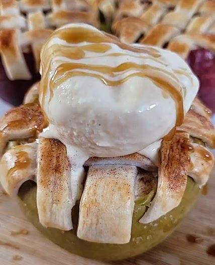 Elegant Lattice-Crowned Apple Pie Stuffed Apples