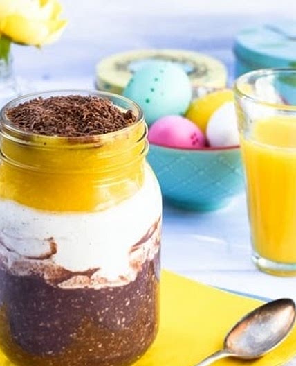 Creme Egg Overnight Oats