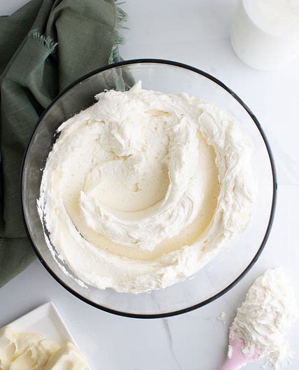 The BEST Buttercream Frosting Recipe - Karis Bakes