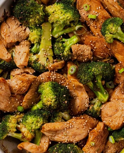 Sesame Chicken & Broccoli with Coconut Lime Rice - Wyse Guide