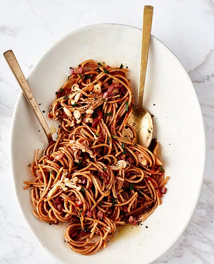 Whole Wheat Spaghetti With Mushrooms And Chili Paste