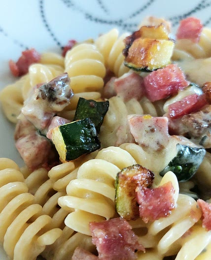 Pasta - Zucchini, sausage and gorgonzola