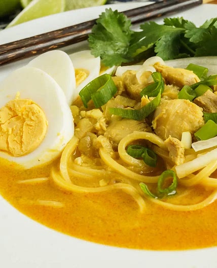 Ohn no khao swè