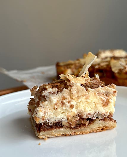 Baklava cheesecake bars