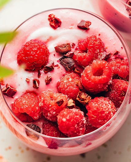 Creamy Raspberry Chip Smoothie (5 Minutes!)