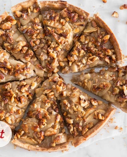 Apfel-Walnuss-Kuchen mit cremiger Füllung