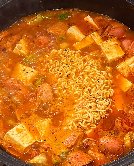 햄 듬뿍 고추장찌개